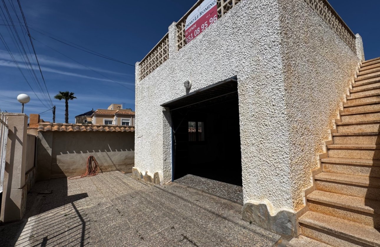 Resale - Terraced house -
Orihuela Costa - Montezenia