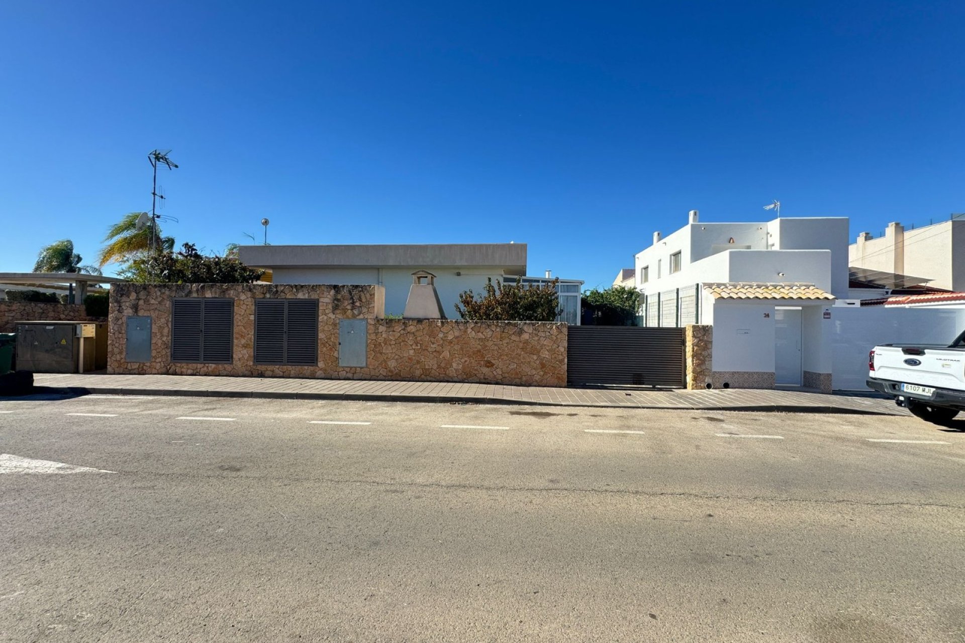 Resale - Terraced house -
Pilar de la Horadada - Mil Palmeras