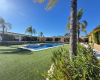 Resale - Terraced house -
Pilar de la Horadada - Mil Palmeras