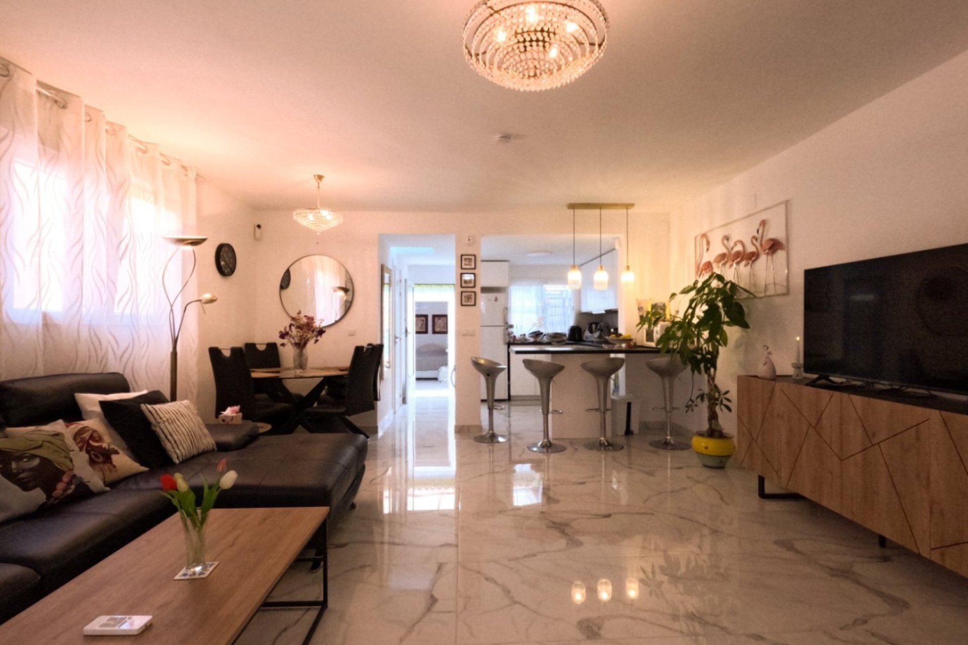 Resale - Terraced house -
Torrevieja - Playa De Los Naufragos