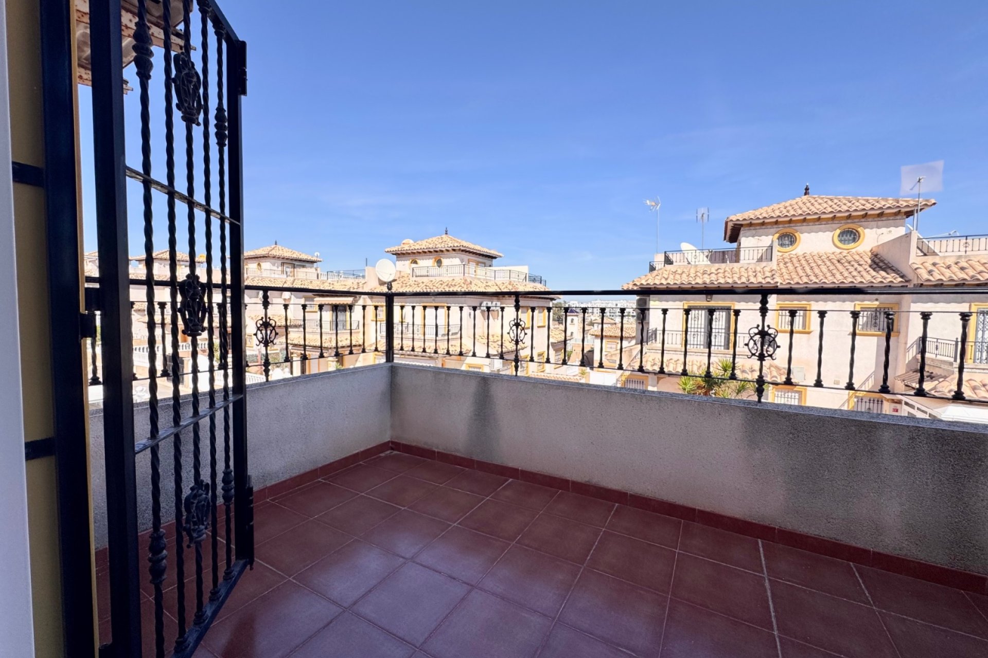 Resale - Terraced house -
Villamartin