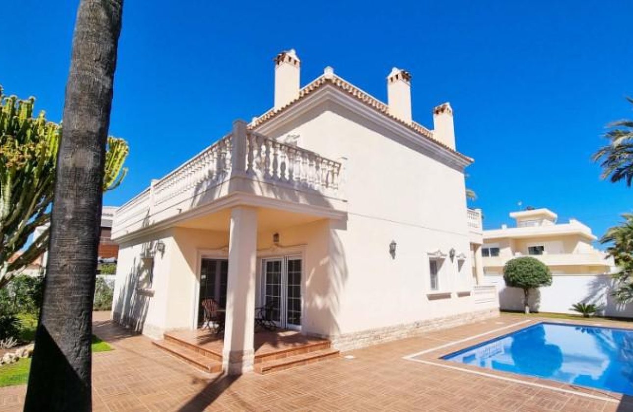 Resale - Town House -
Cabo Roig - Costa Blanca