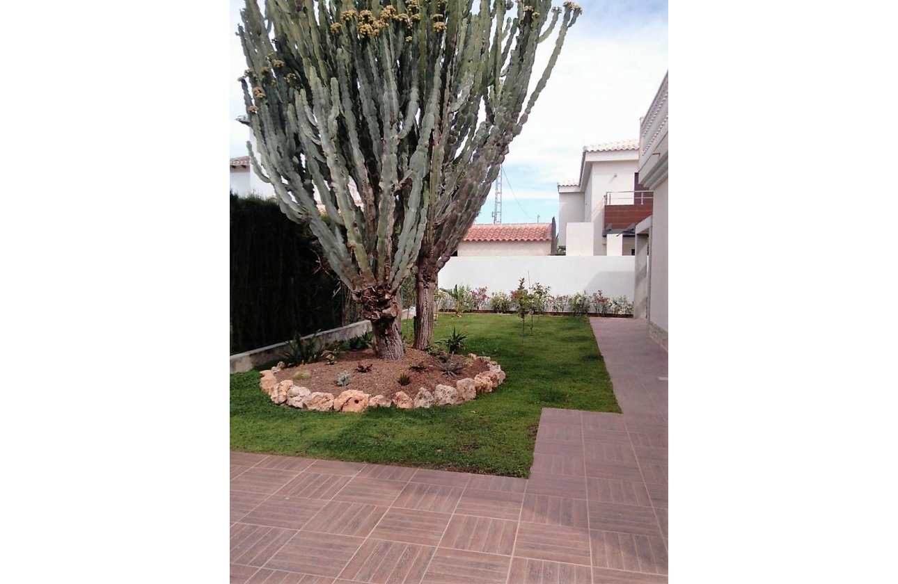 Resale - Town House -
Cabo Roig - Costa Blanca