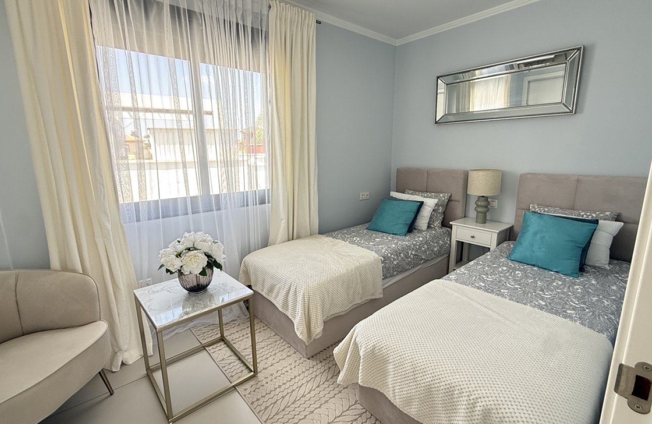 Resale - Town House -
Cabo Roig - Costa Blanca