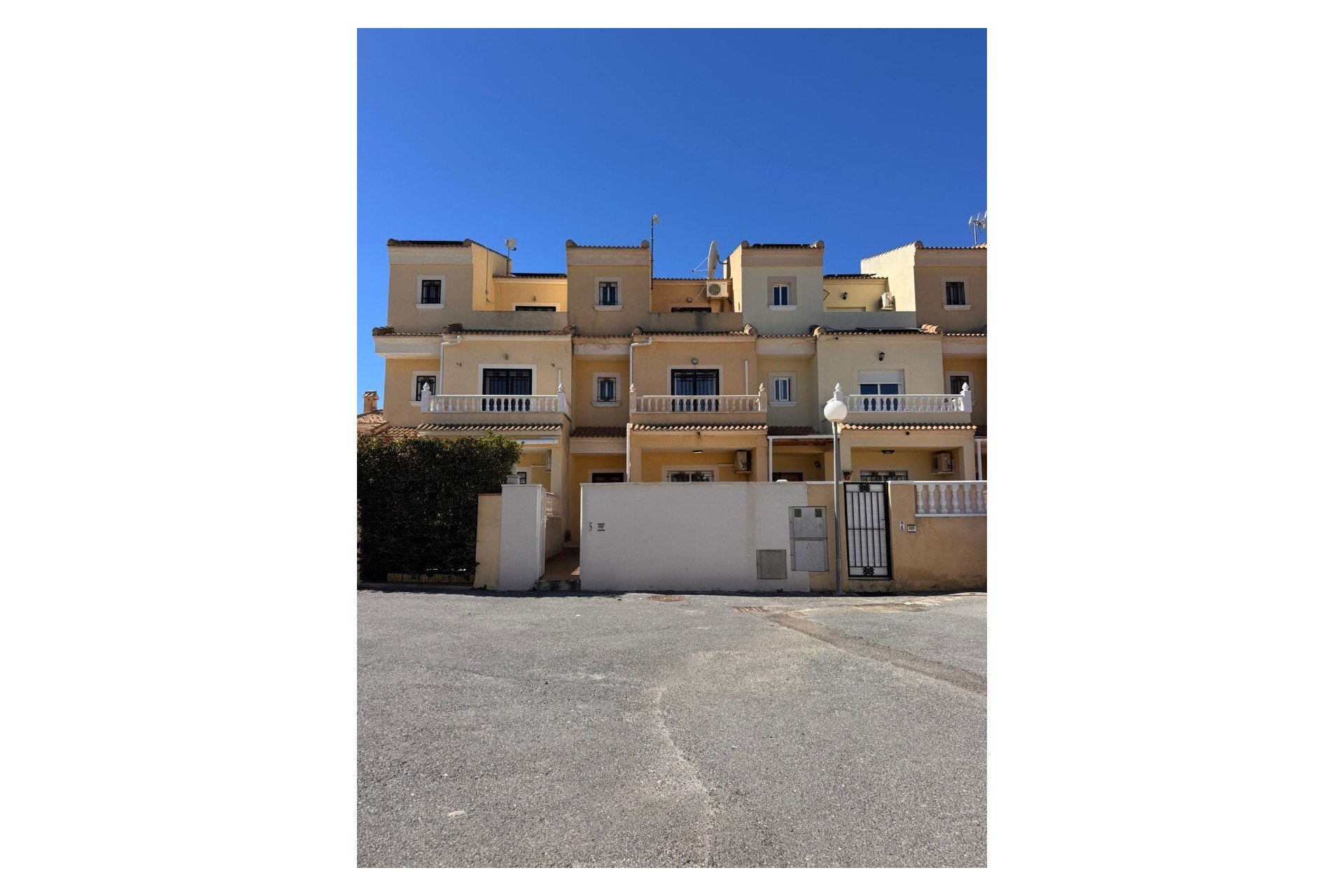 Resale - Town House -
Campoamor - Costa Blanca