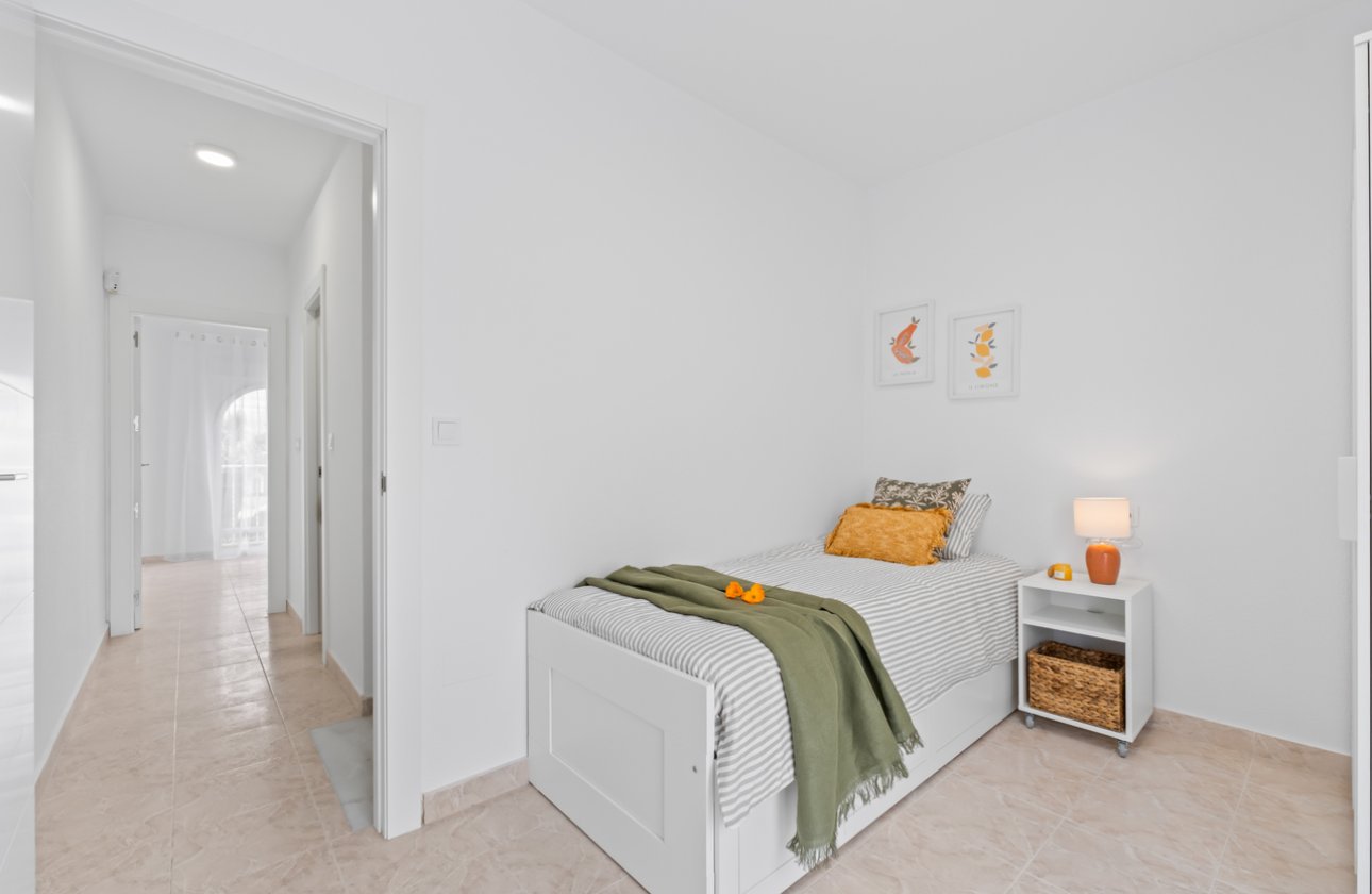 Resale - Town House -
La Florida - Inland