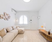 Resale - Town House -
La Florida - Inland