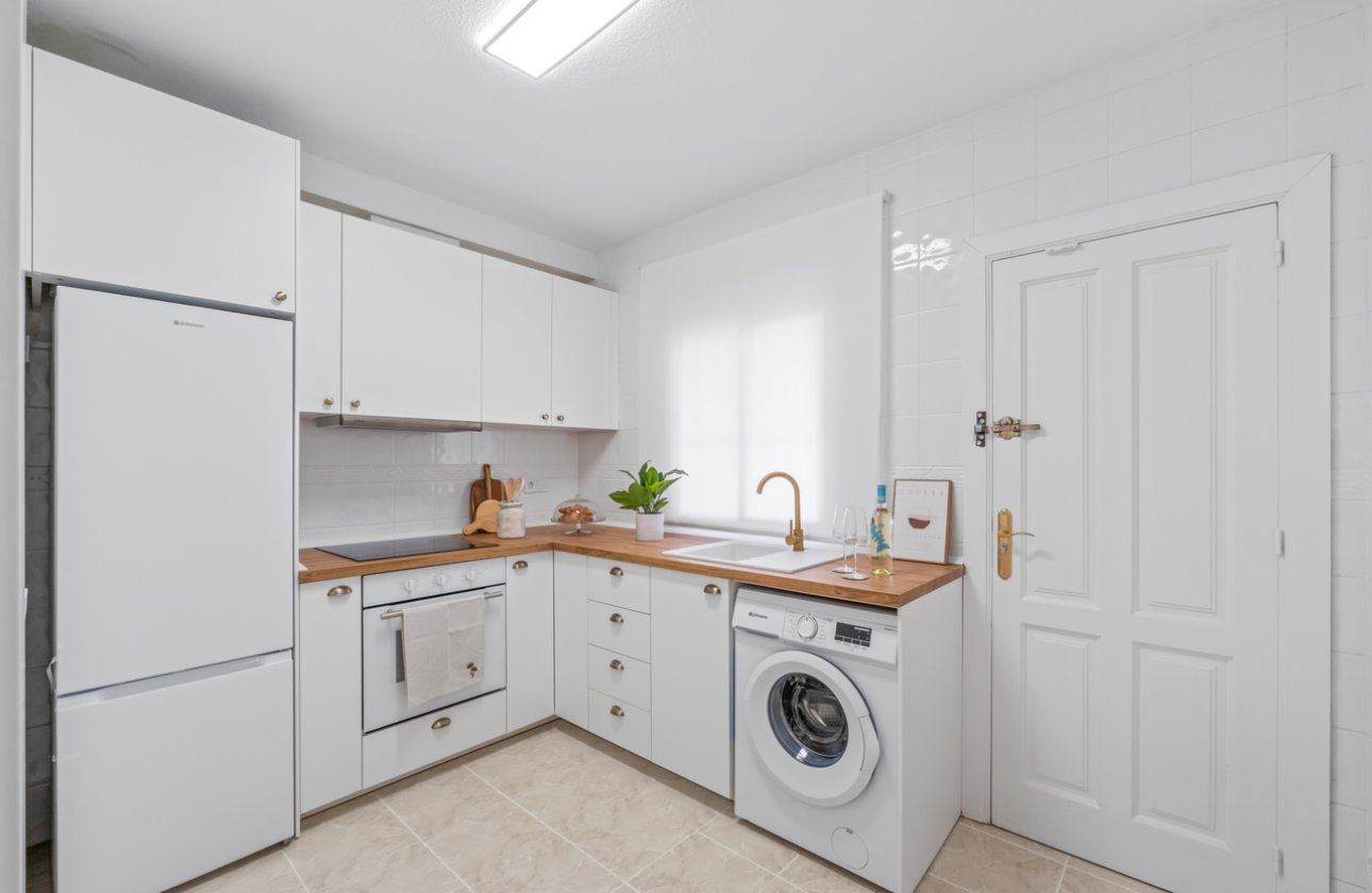 Resale - Town House -
La Florida - Inland