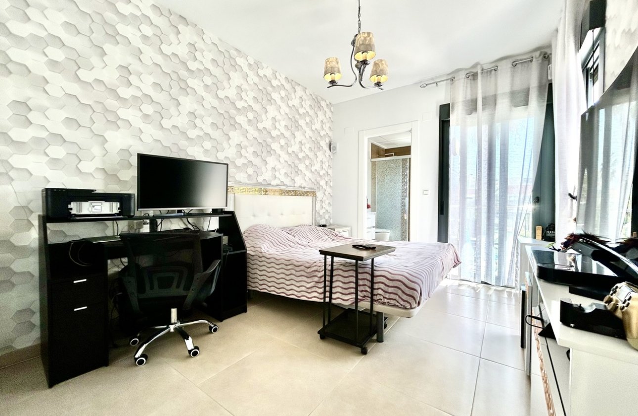 Resale - Town House -
Los Dolses - Inland