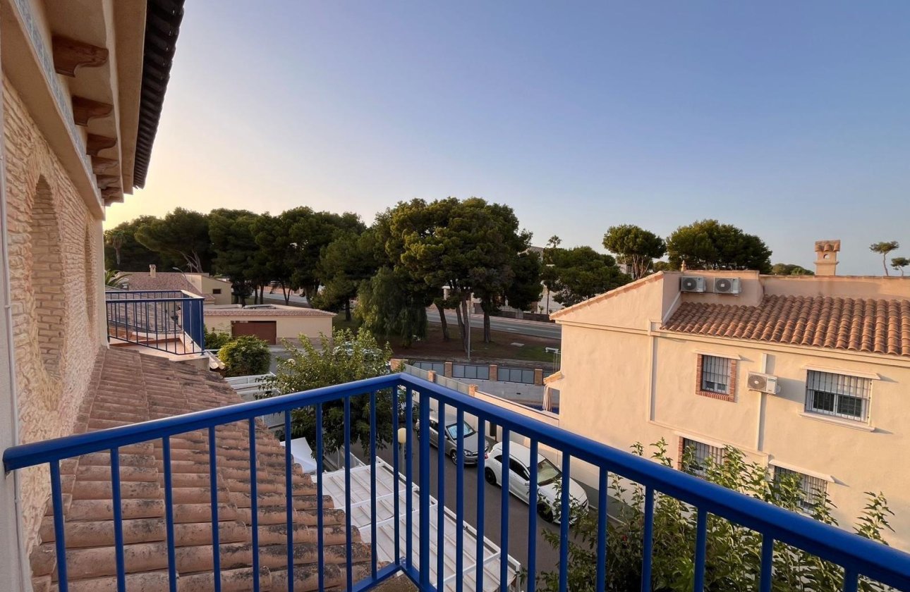 Resale - Town House -
Orihuela Costa - Campoamor