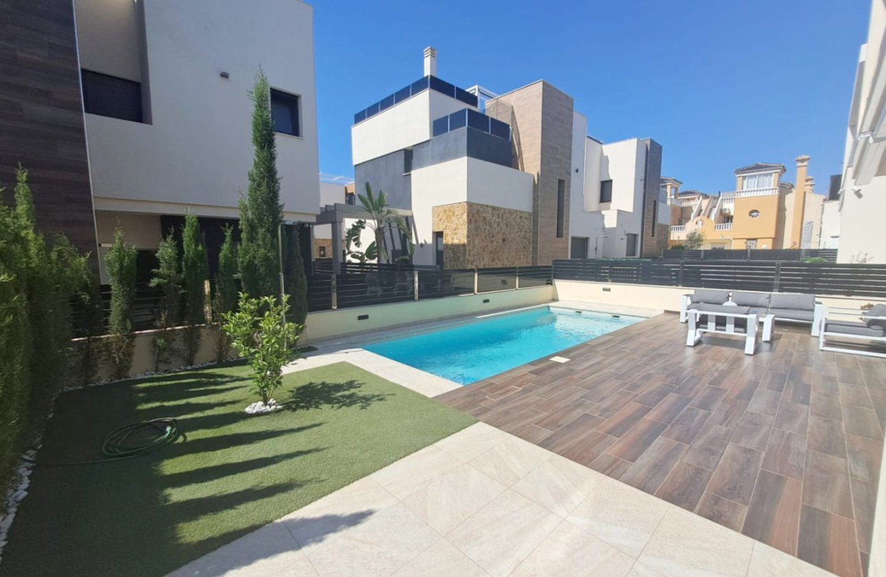 Resale - Town House -
Orihuela Costa - Costa Blanca