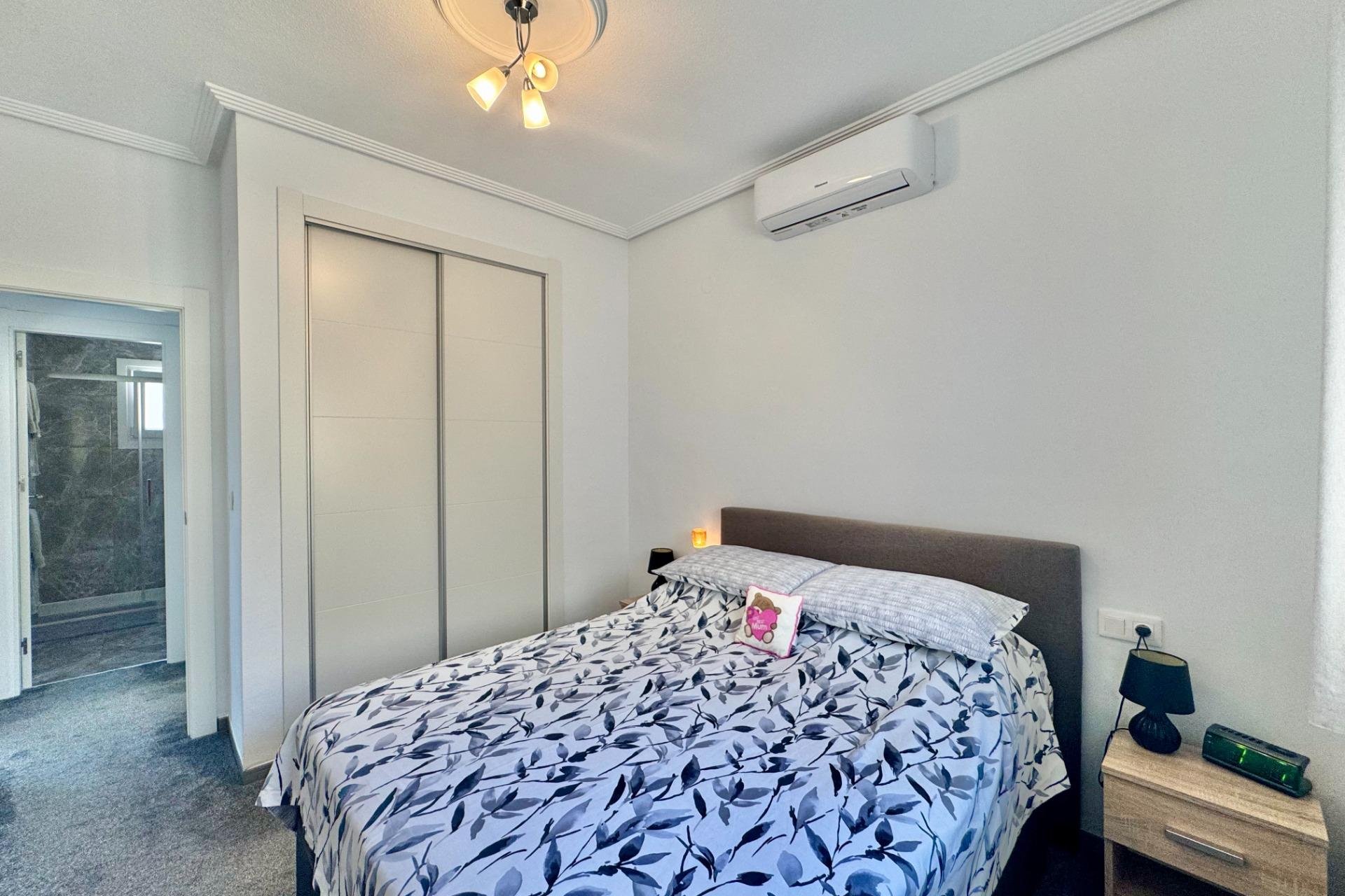 Resale - Town House -
Orihuela Costa - La Florida