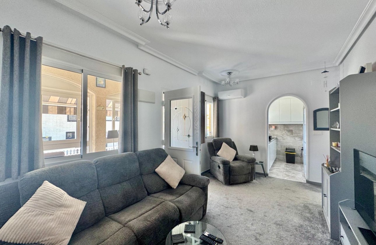 Resale - Town House -
Orihuela Costa - La Florida