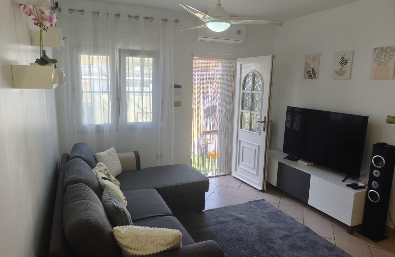 Resale - Town House -
Orihuela Costa - La Florida