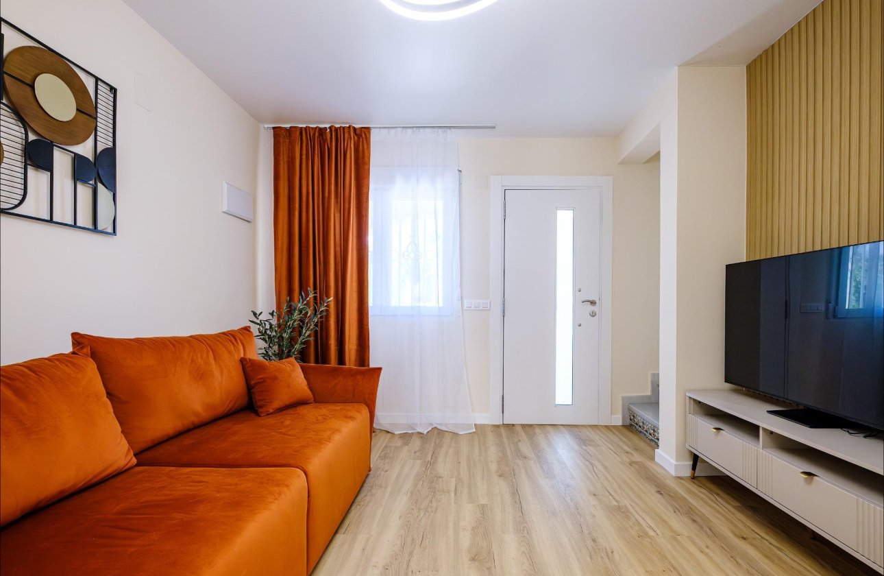 Resale - Town House -
Orihuela Costa - Las Filipinas