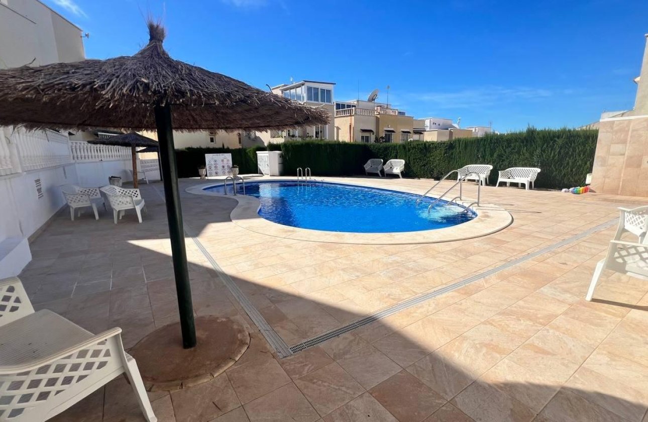Resale - Town House -
Orihuela Costa - Los Almendros-la Florida