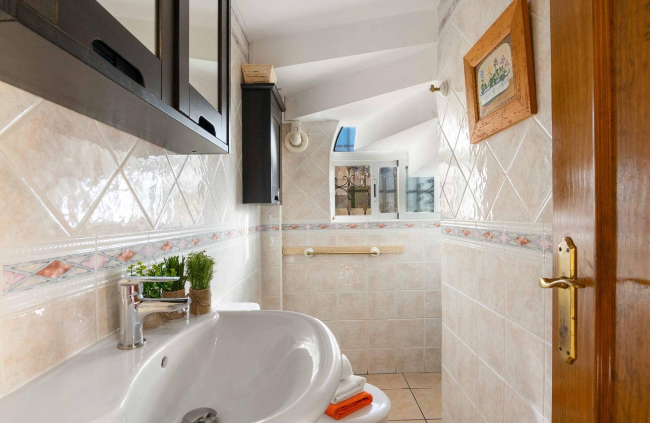 Resale - Town House -
Orihuela Costa - Los Almendros-la Florida