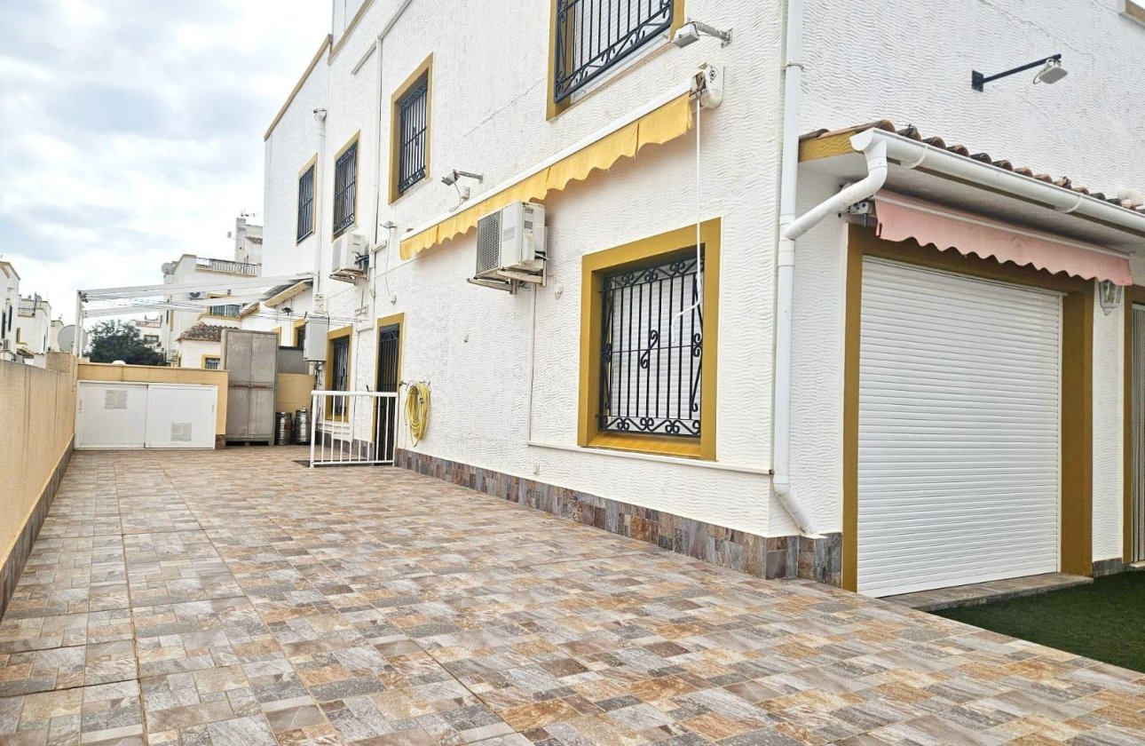 Resale - Town House -
Orihuela Costa - Los Almendros-la Florida