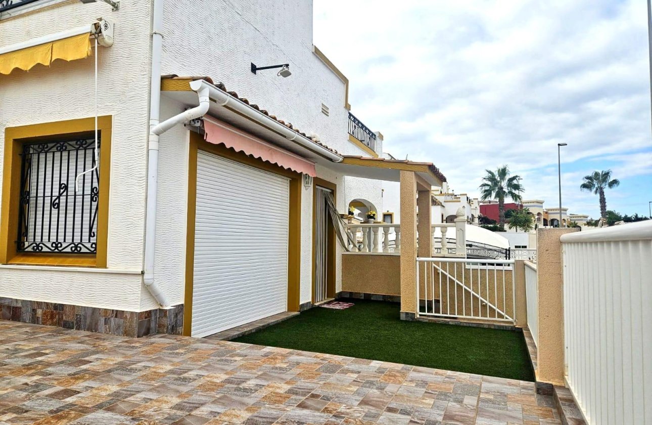 Resale - Town House -
Orihuela Costa - Los Almendros-la Florida