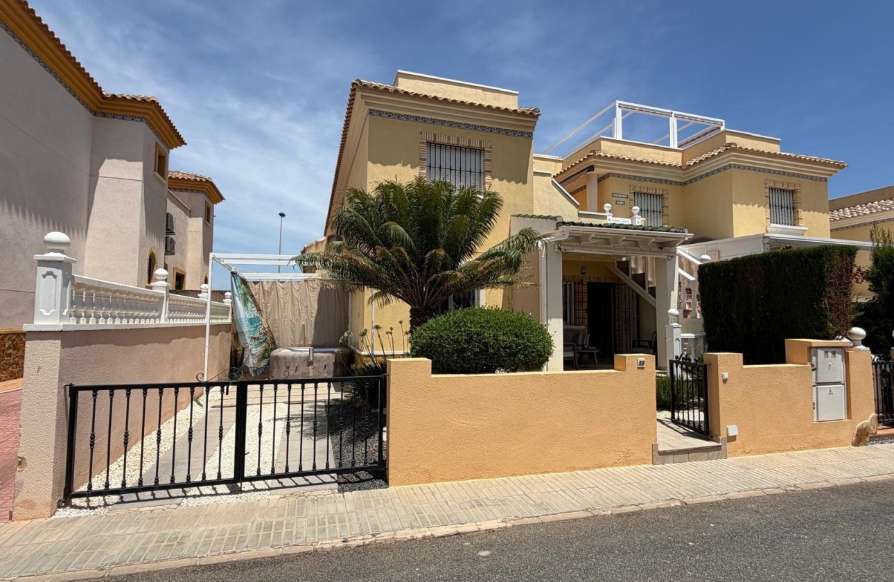 Resale - Town House -
Orihuela Costa - Los Dolses