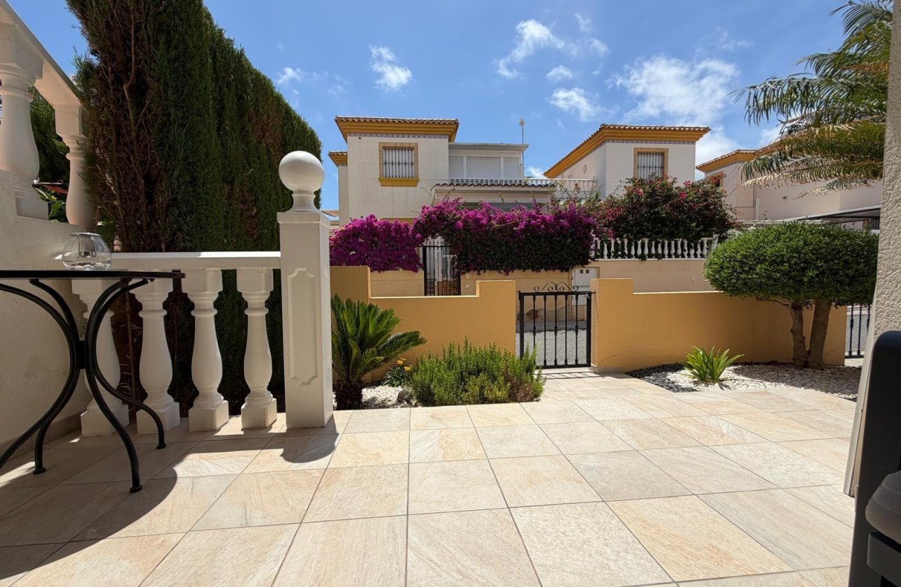 Resale - Town House -
Orihuela Costa - Los Dolses