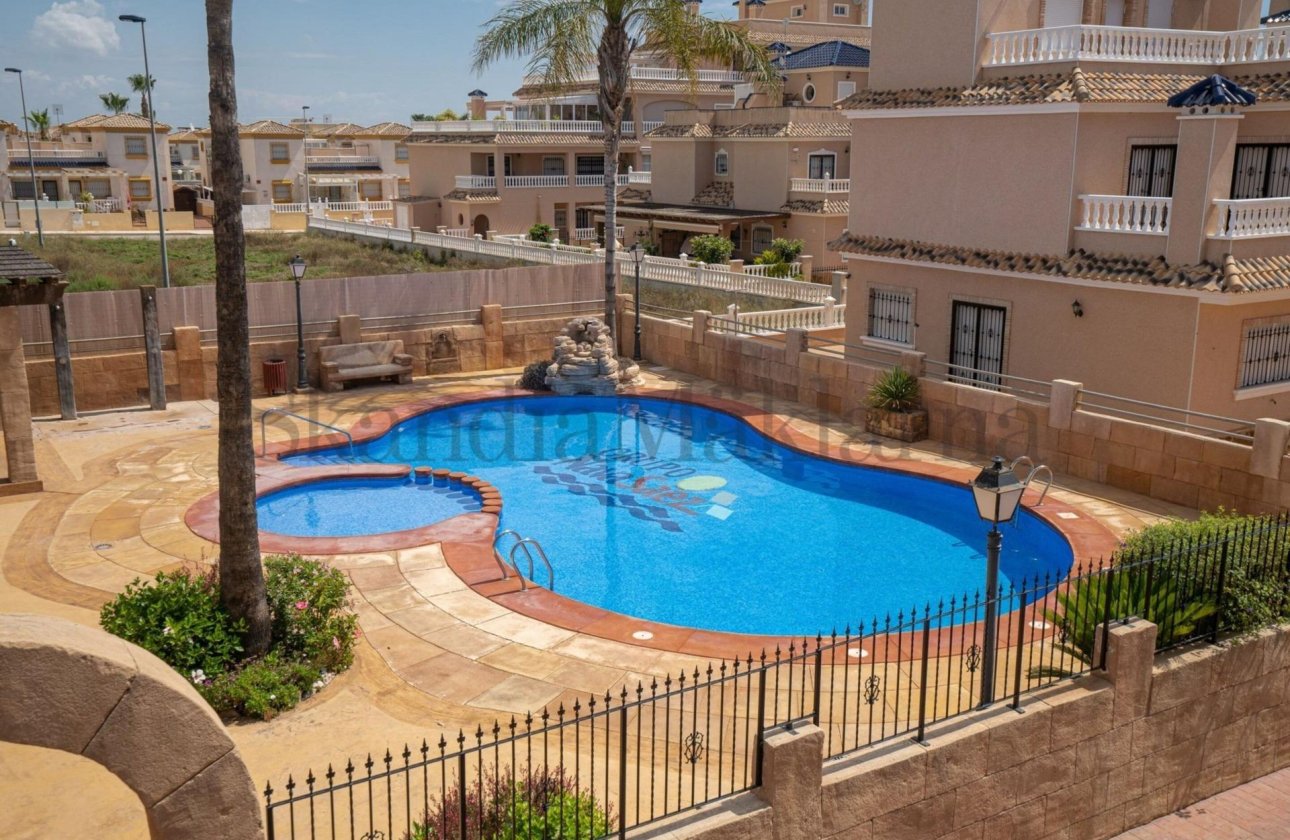 Resale - Town House -
Orihuela Costa - Los Dolses