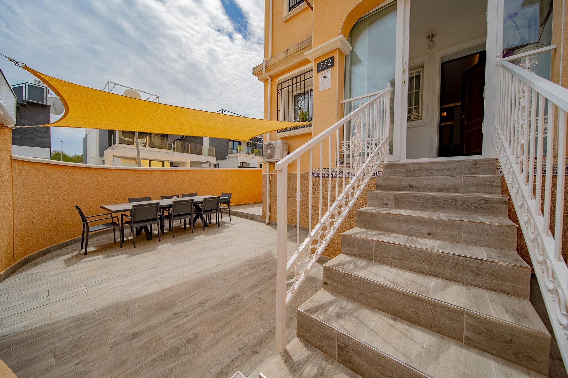 Resale - Town House -
Orihuela Costa - PAU 26