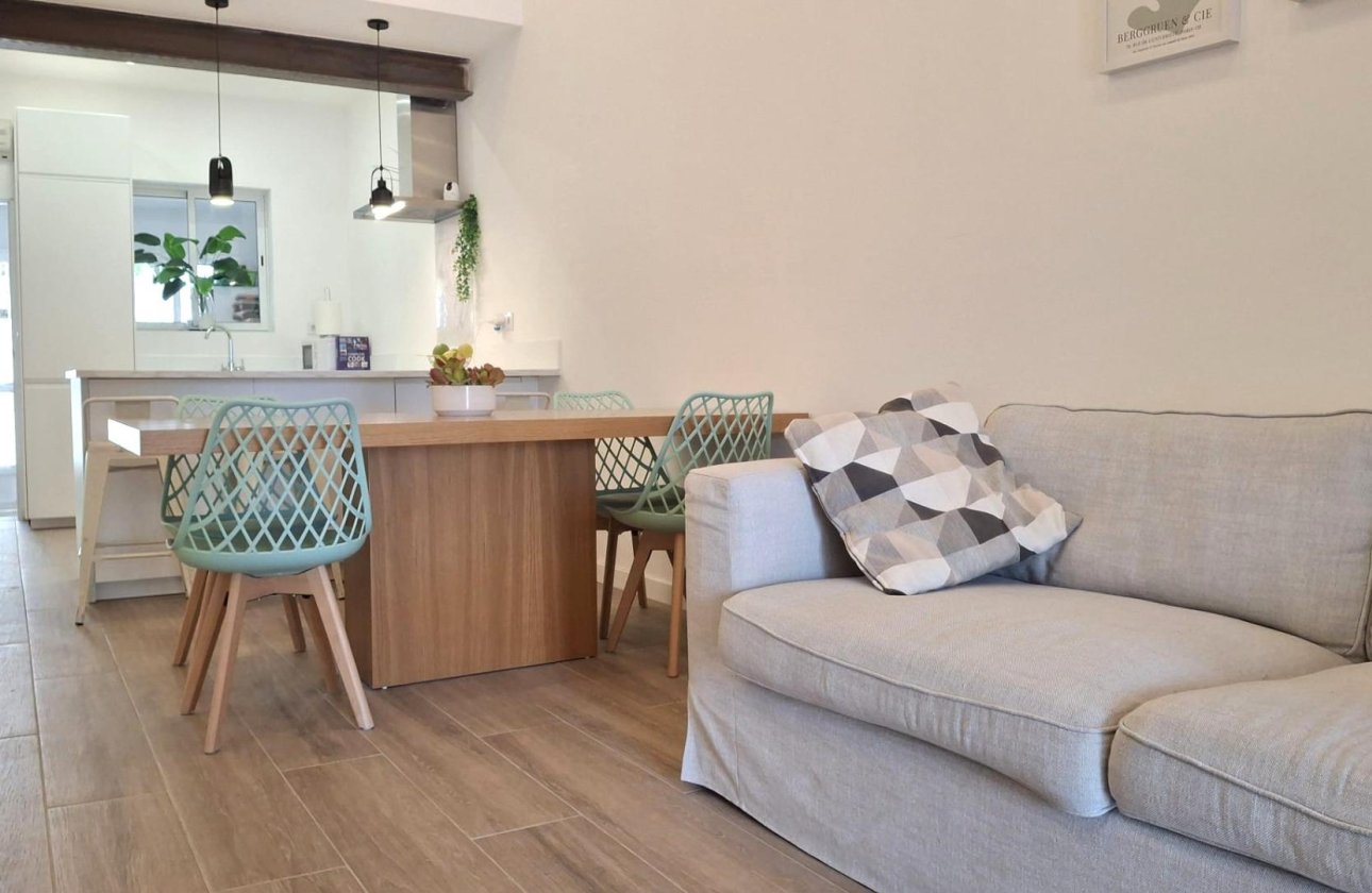 Resale - Town House -
Orihuela Costa - Playa Flamenca