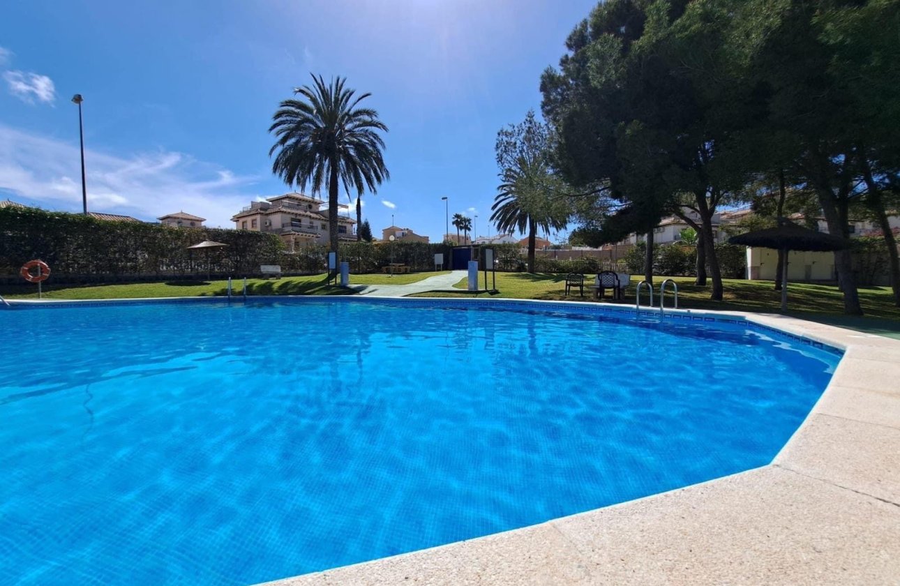 Resale - Town House -
Orihuela Costa - Villamartín