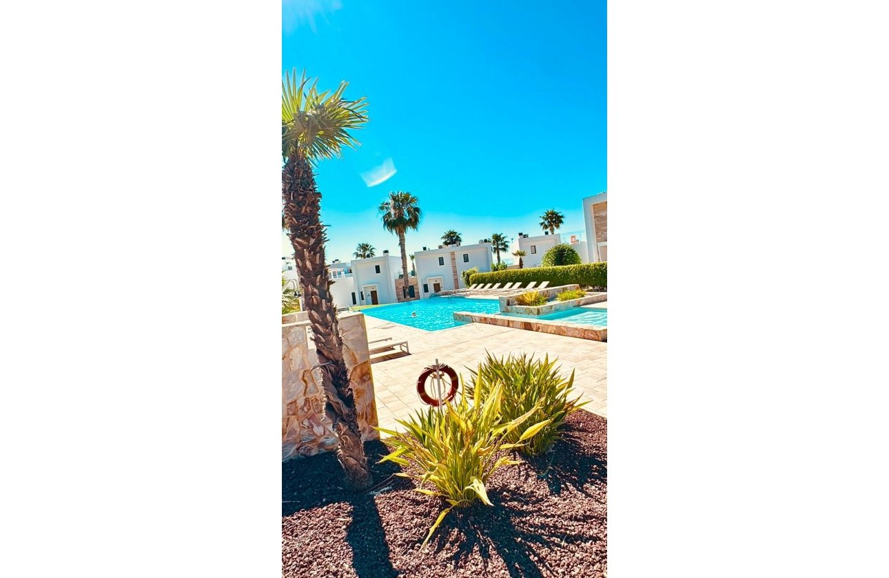 Resale - Town House -
Orihuela Costa - Villamartín