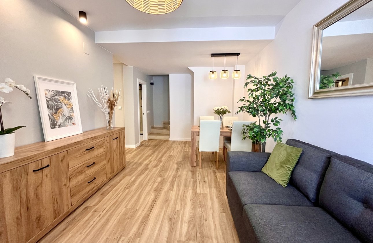 Resale - Town House -
Playa Flamenca - Costa Blanca