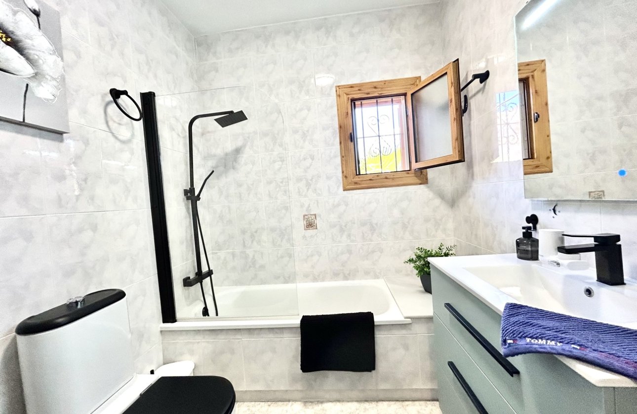 Resale - Town House -
Playa Flamenca - Costa Blanca