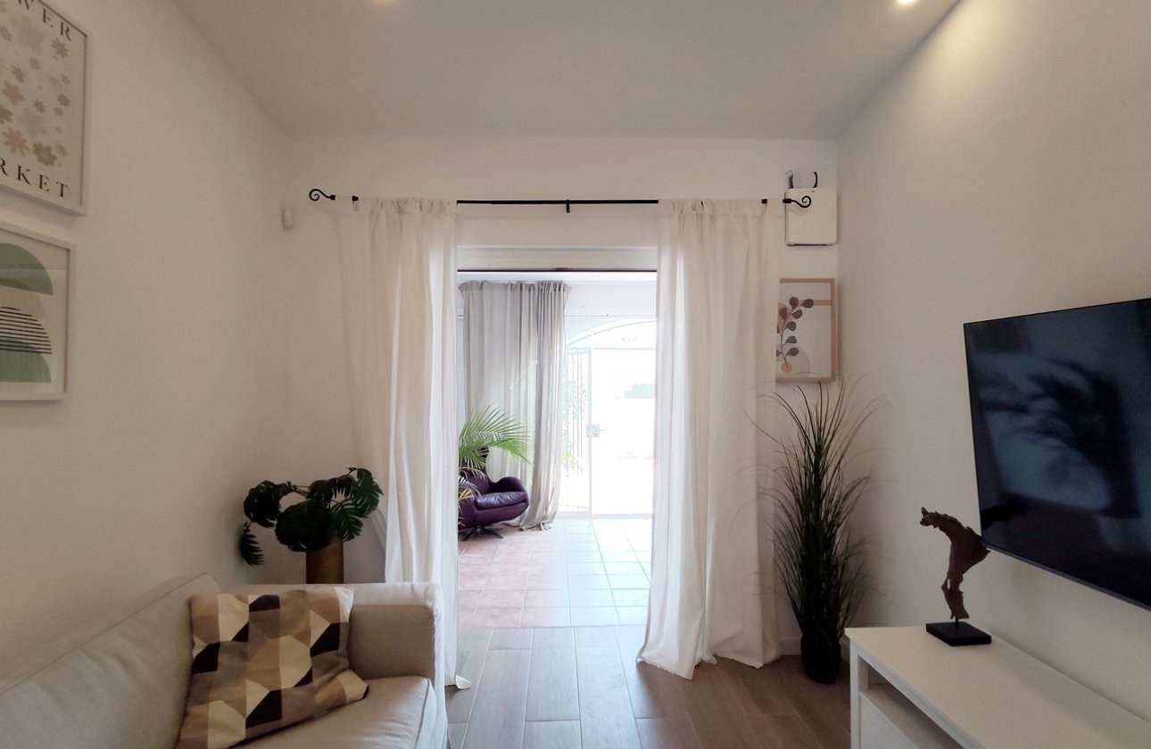 Resale - Town House -
Playa Flamenca - Costa Blanca