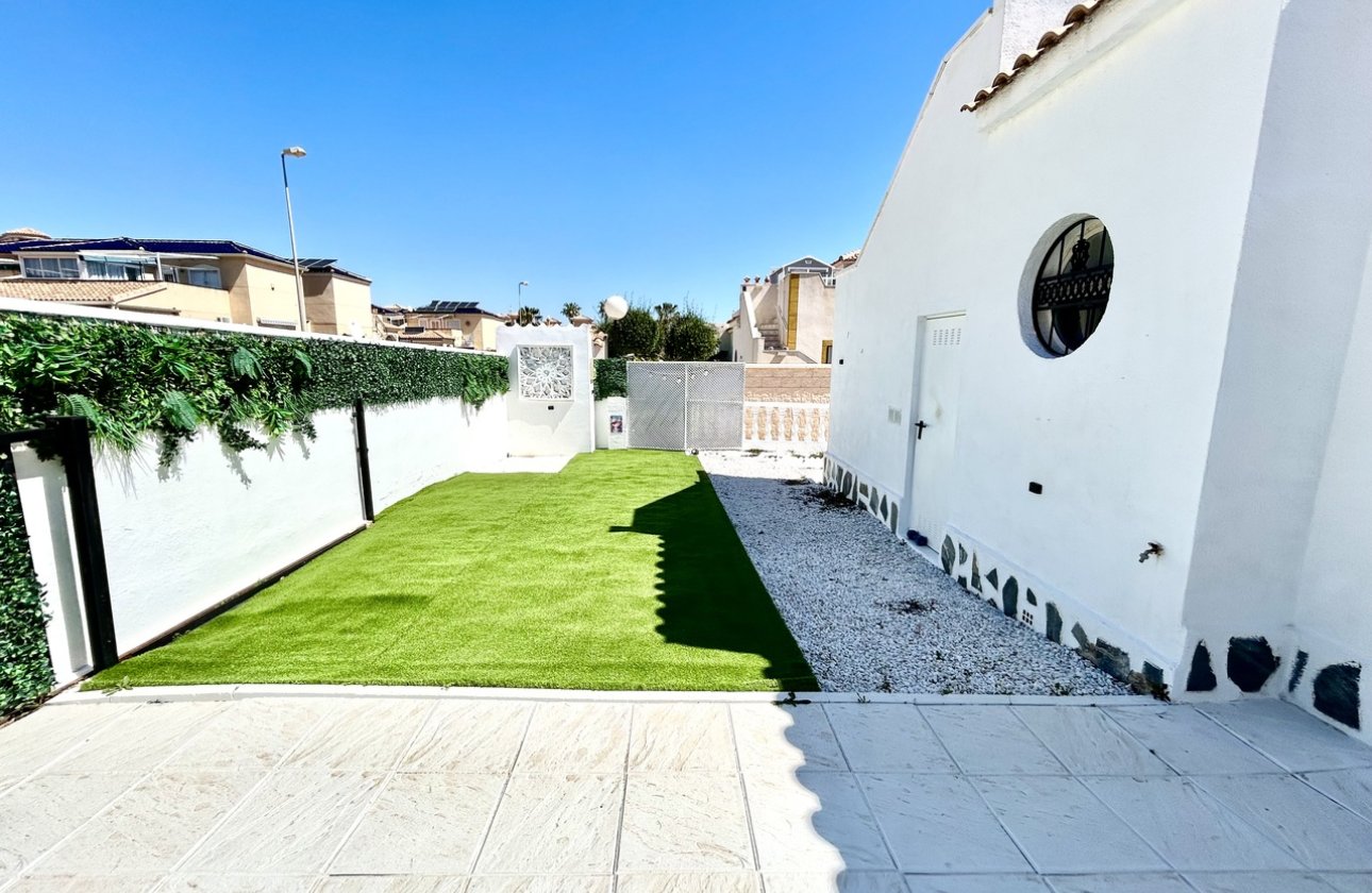 Resale - Town House -
Punta Prima - Costa Blanca