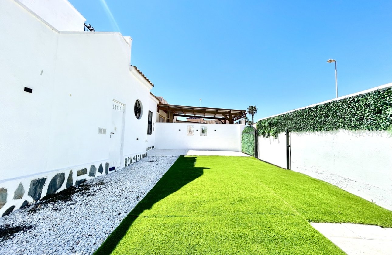 Resale - Town House -
Punta Prima - Costa Blanca