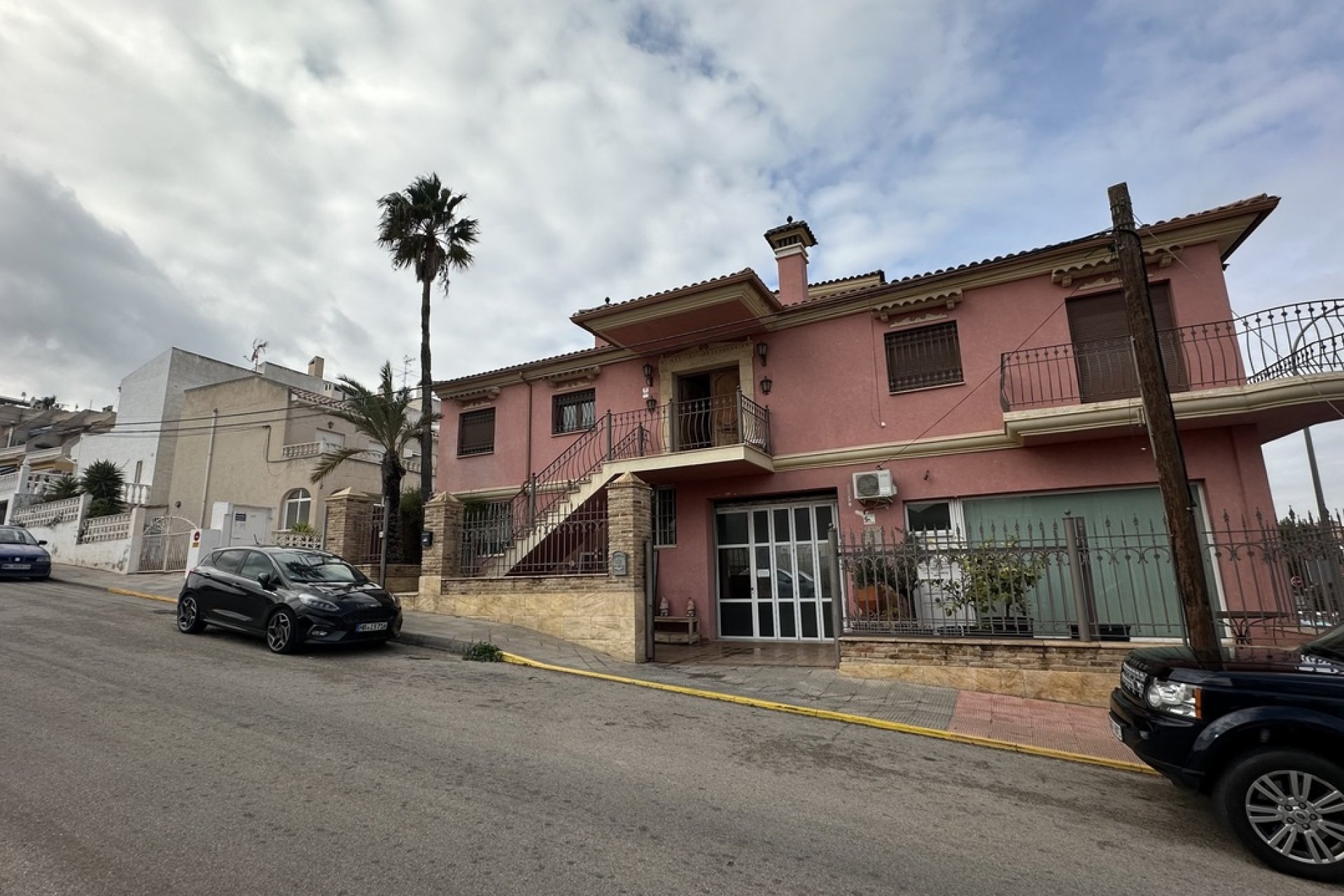 Resale - Town House -
San Miguel de Salinas - Inland