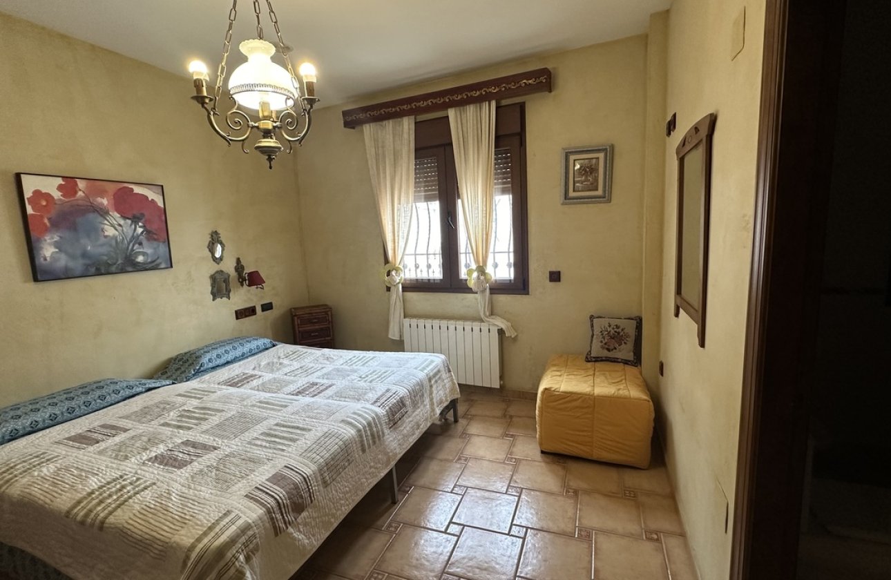 Resale - Town House -
San Miguel de Salinas - Inland