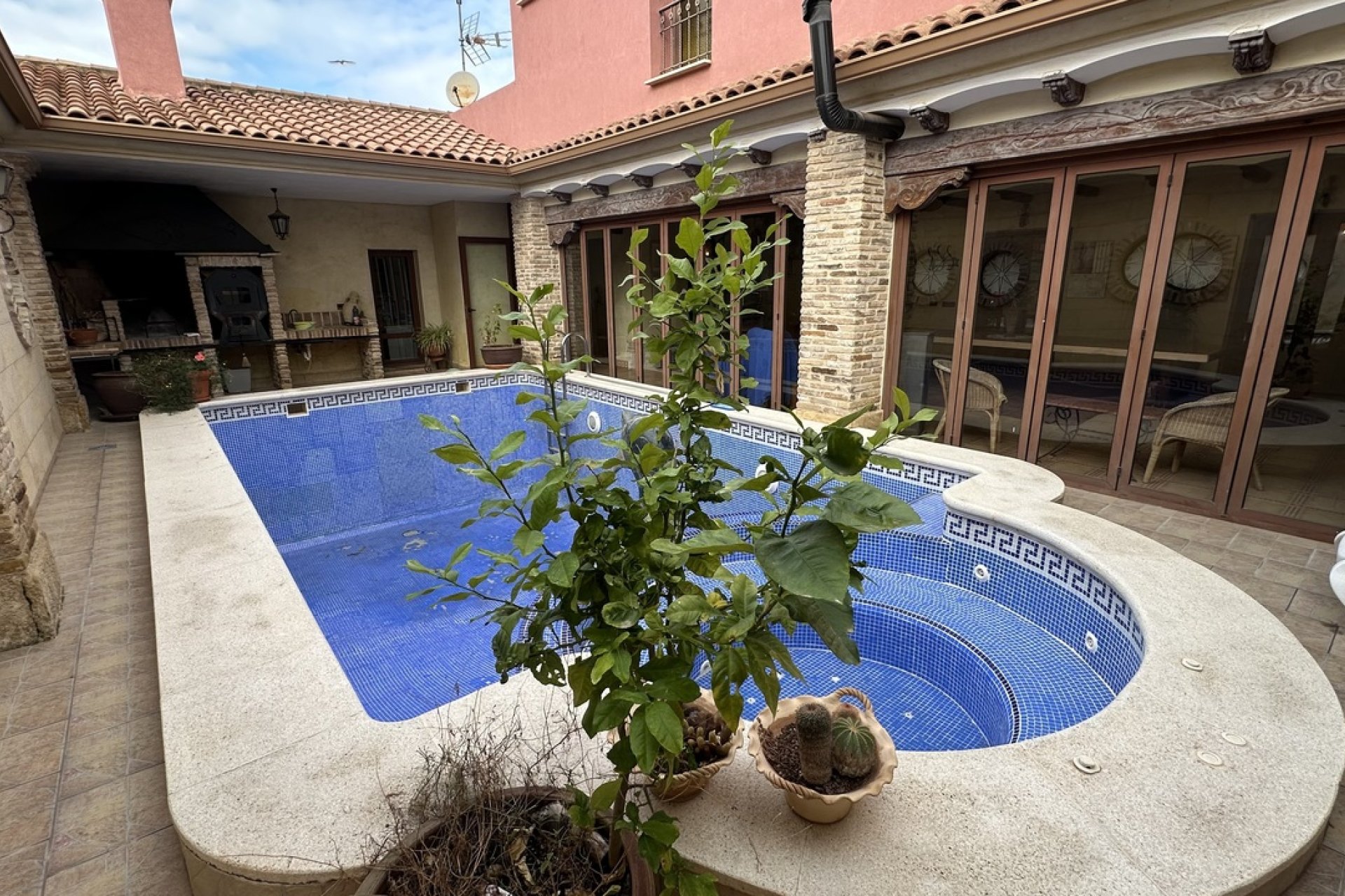 Resale - Town House -
San Miguel de Salinas - Inland