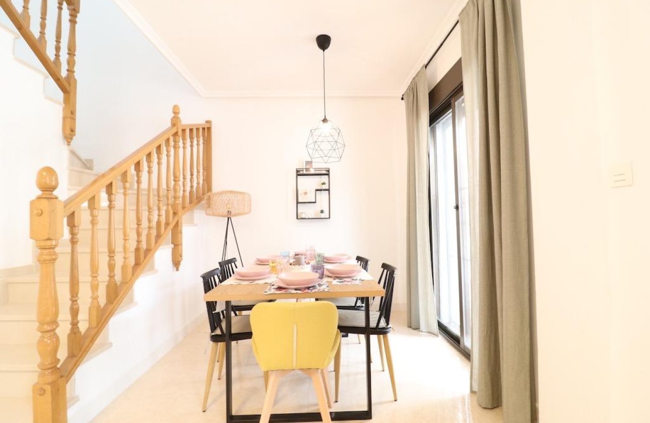 Resale - Town House -
San Miguel de Salinas - Inland