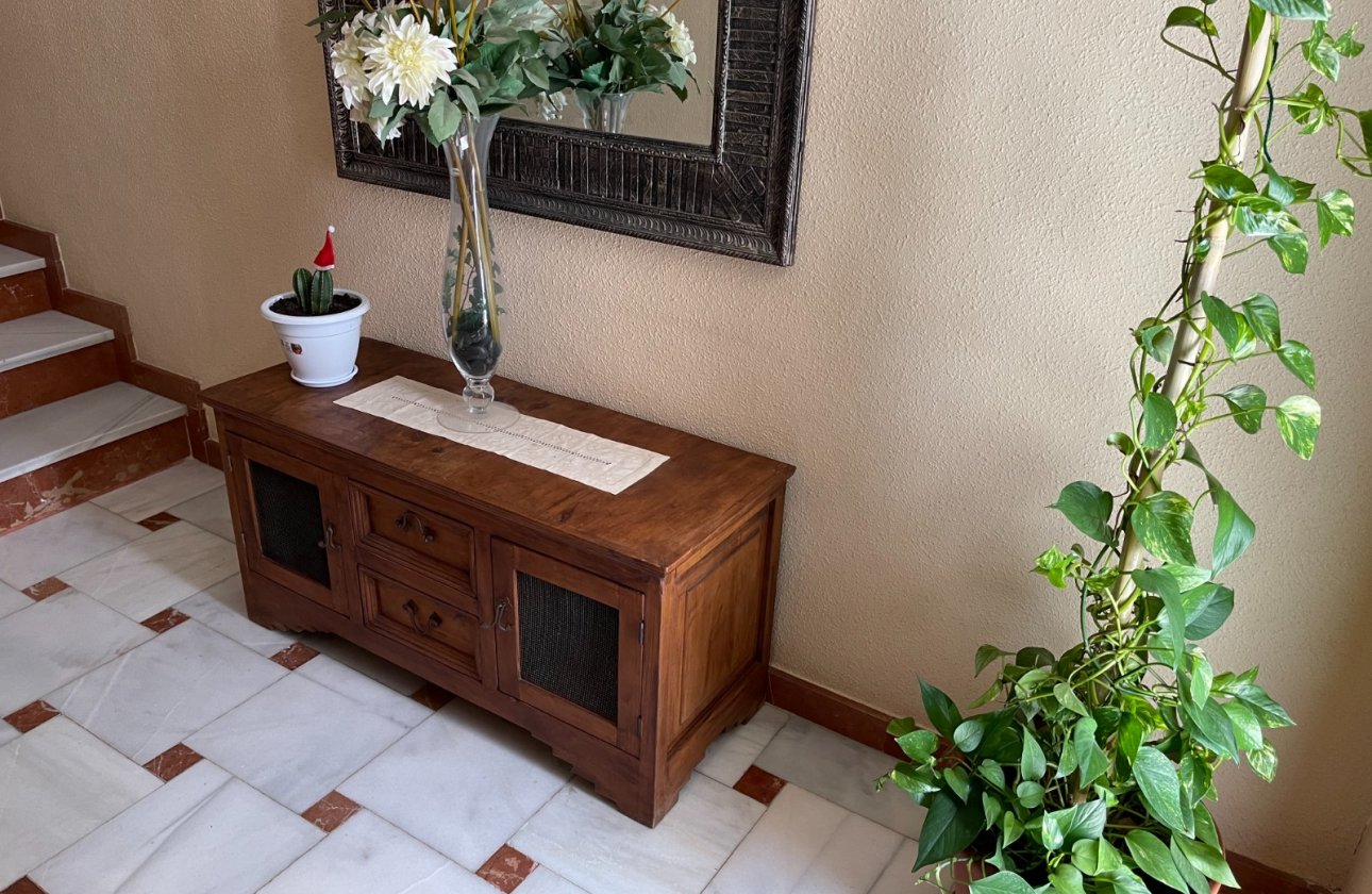 Resale - Town House -
San Miguel de Salinas - Inland