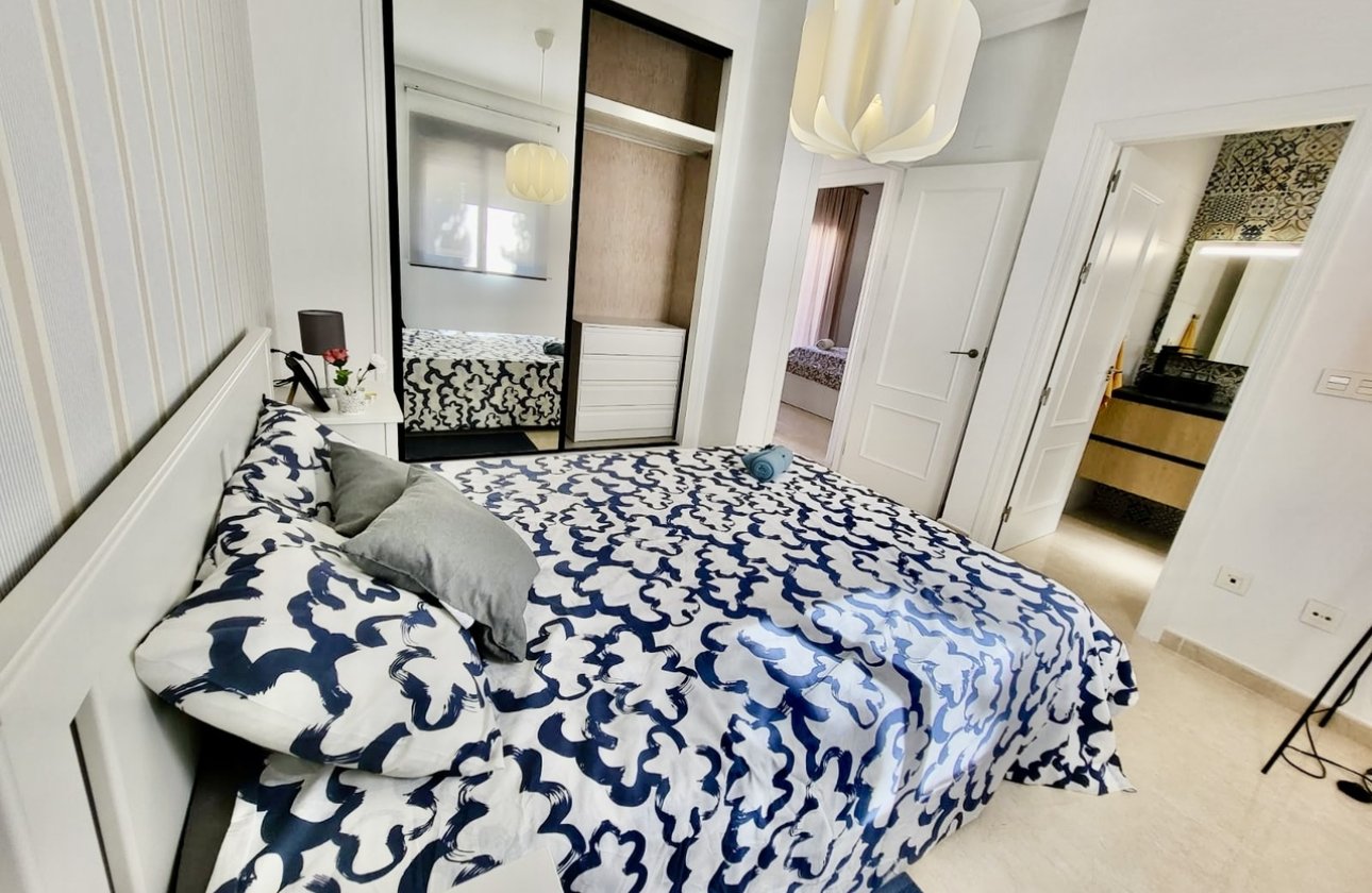 Resale - Town House -
San Miguel de Salinas - Inland