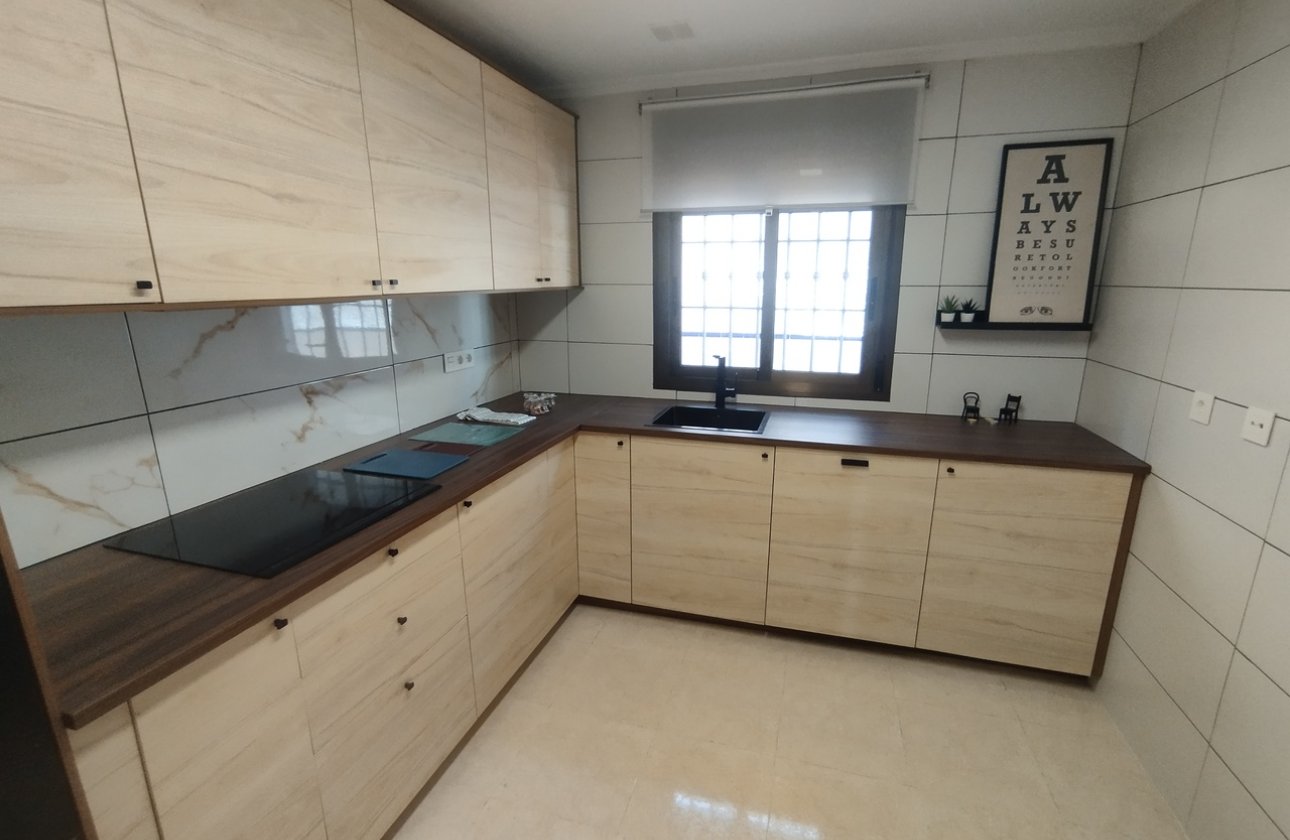 Resale - Town House -
San Miguel de Salinas - Inland