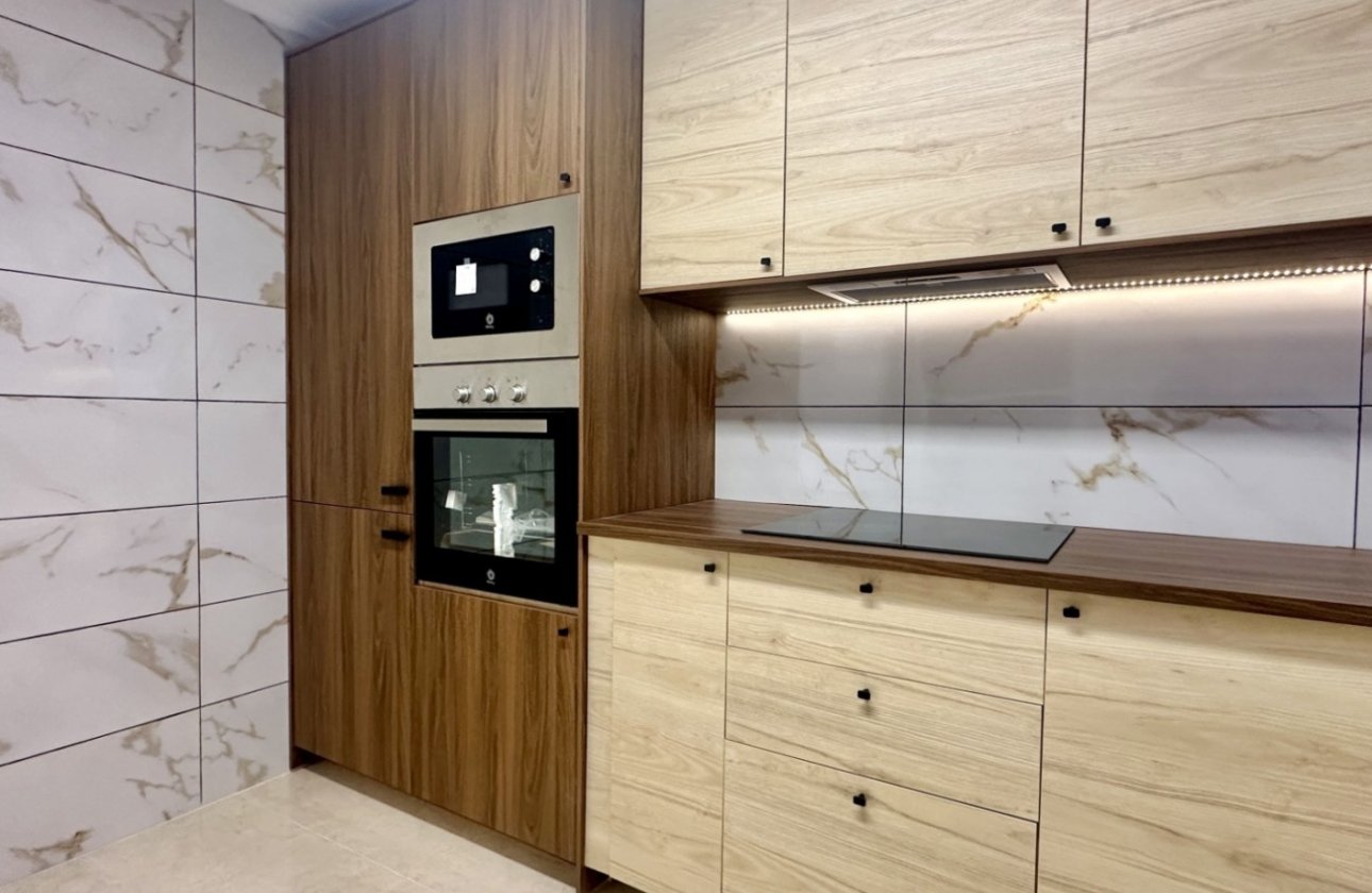 Resale - Town House -
San Miguel de Salinas - Inland