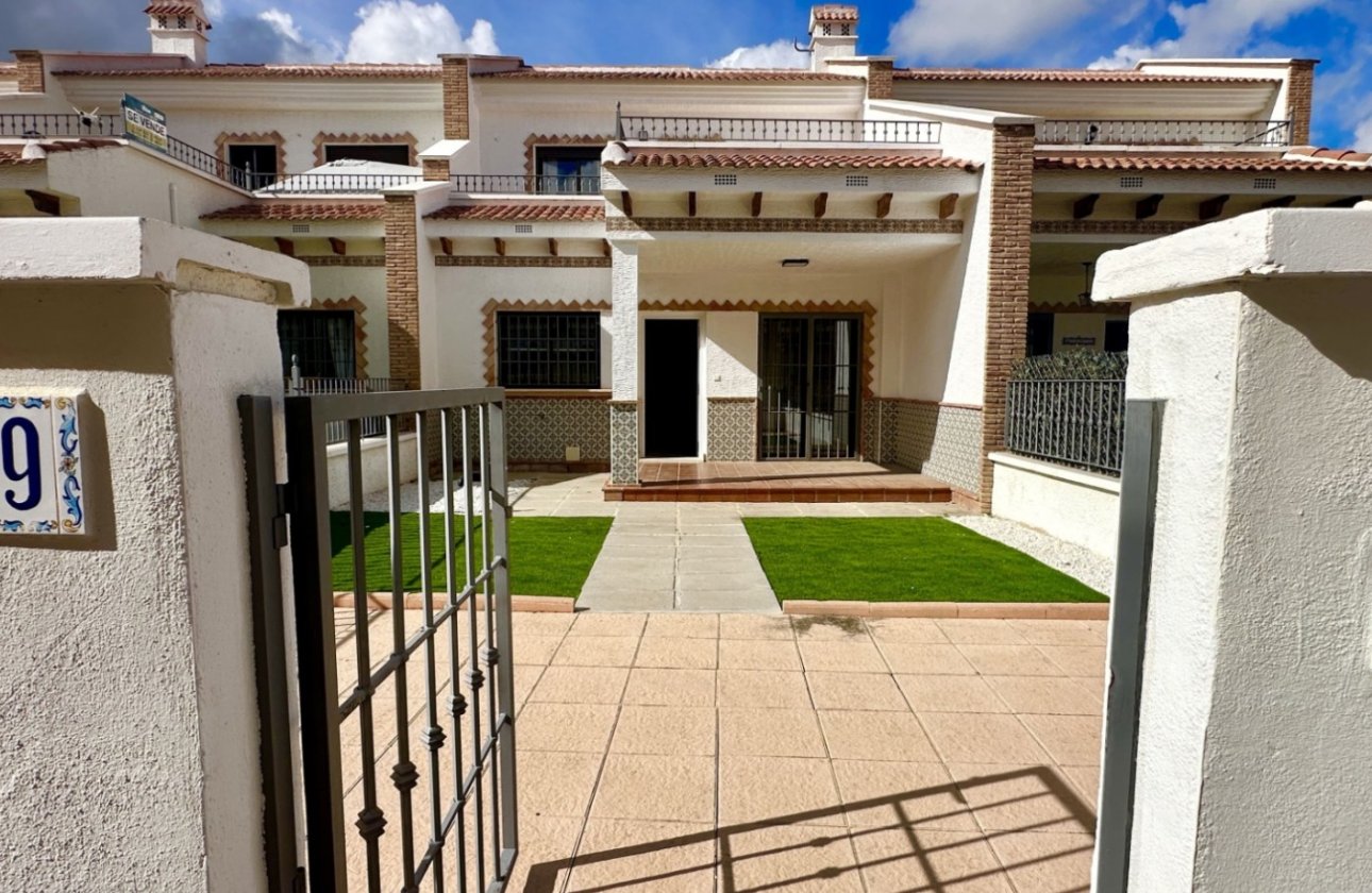 Resale - Town House -
San Miguel de Salinas - Inland
