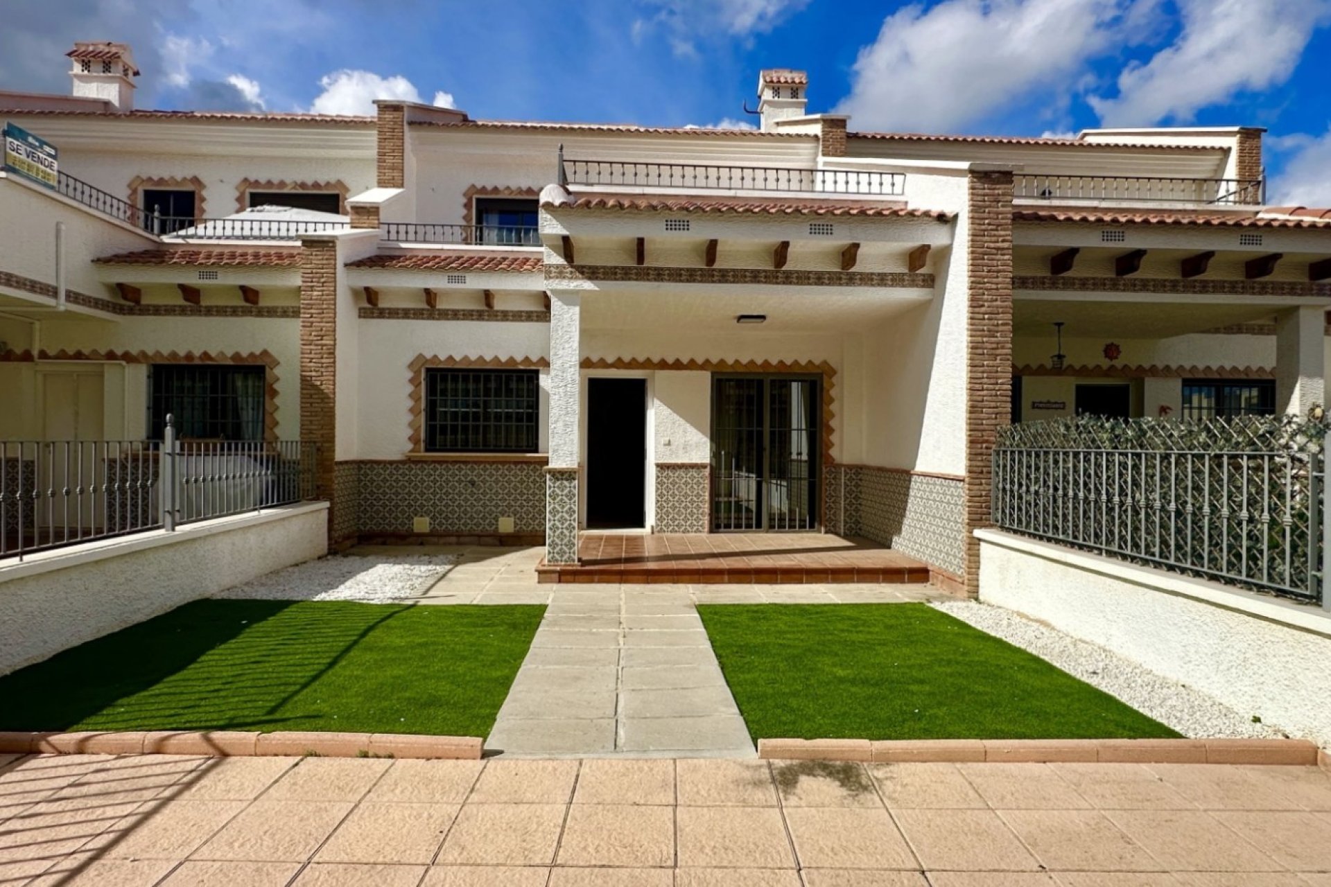 Resale - Town House -
San Miguel de Salinas - Inland