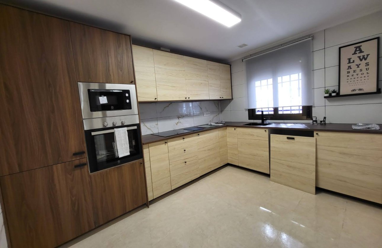 Resale - Town House -
San Miguel de Salinas - Inland