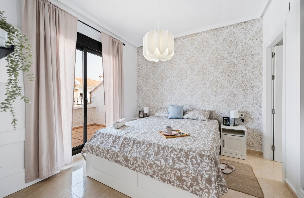 Resale - Town House -
San Miguel de Salinas - Inland