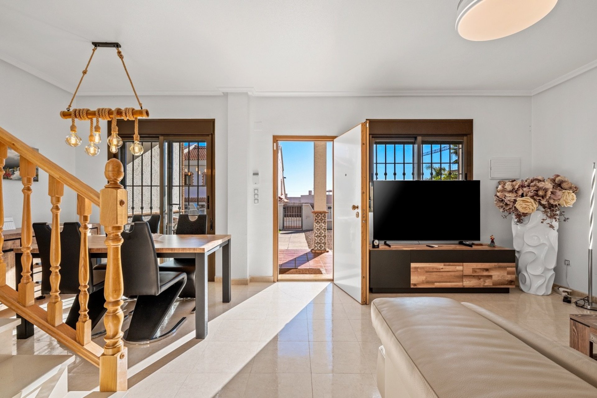 Resale - Town House -
San Miguel de Salinas - Inland