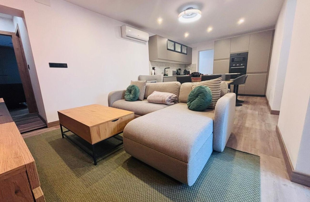 Resale - Town House -
San Miguel de Salinas - Inland