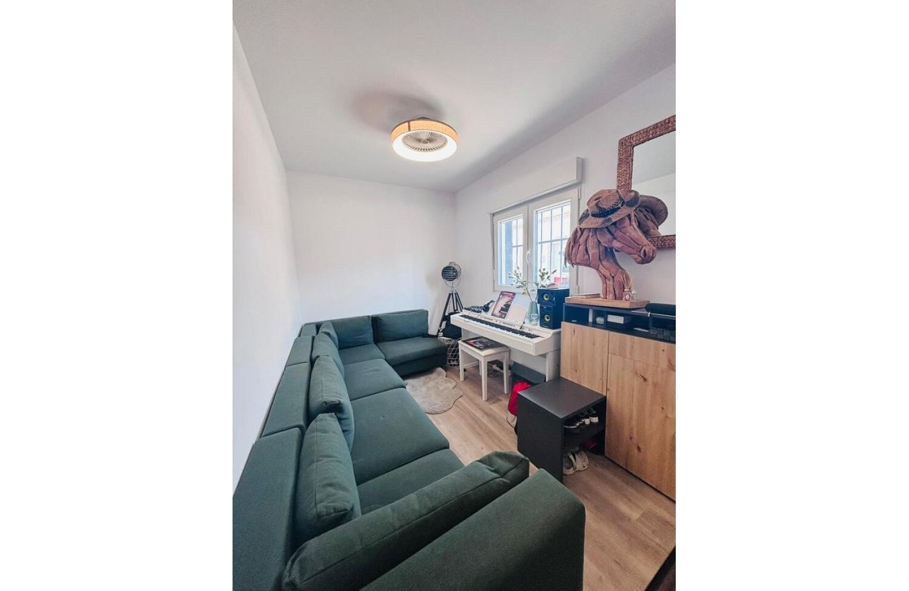 Resale - Town House -
San Miguel de Salinas - Inland